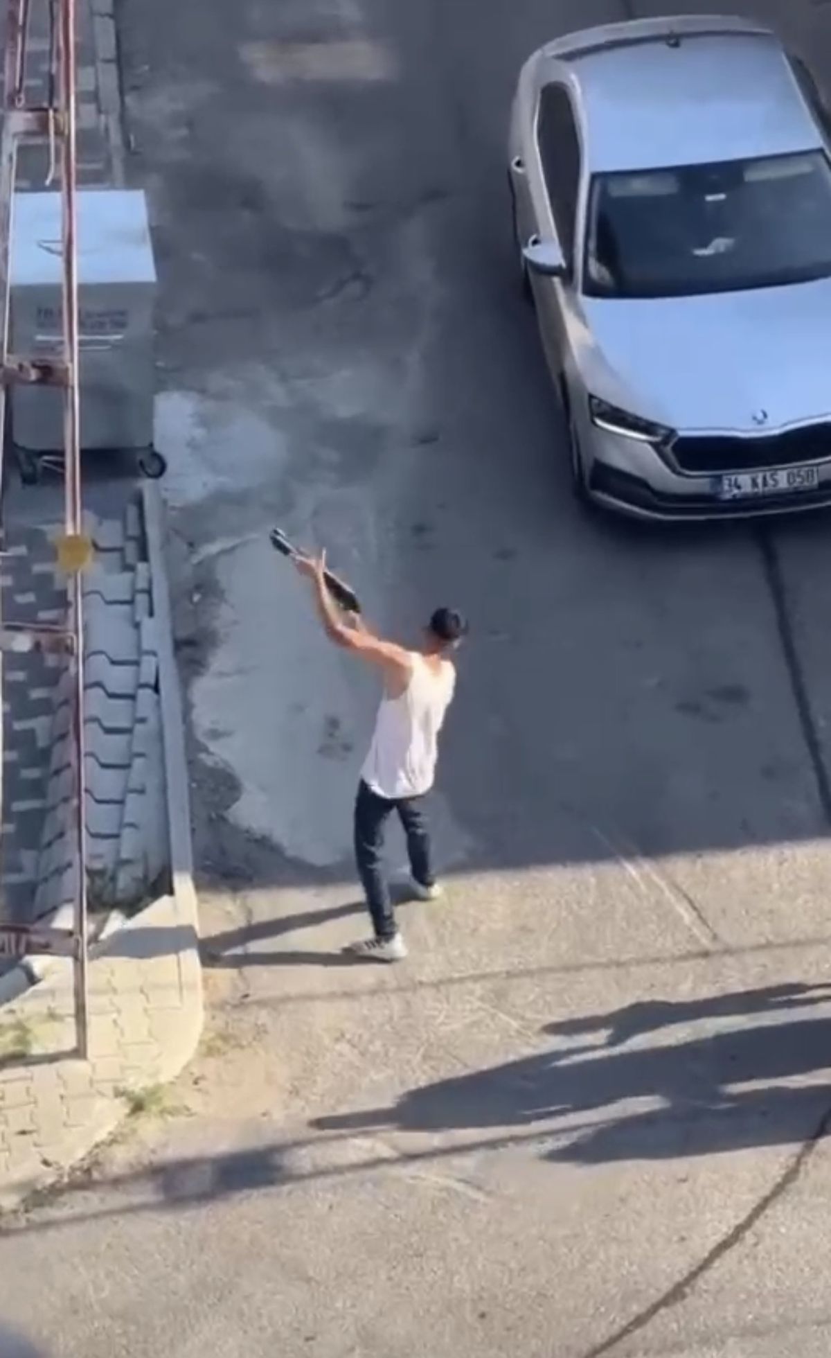 Kartal'da Kavgadan Sonra Sokakta Silahlı Ateş: O Anlar Kamerada