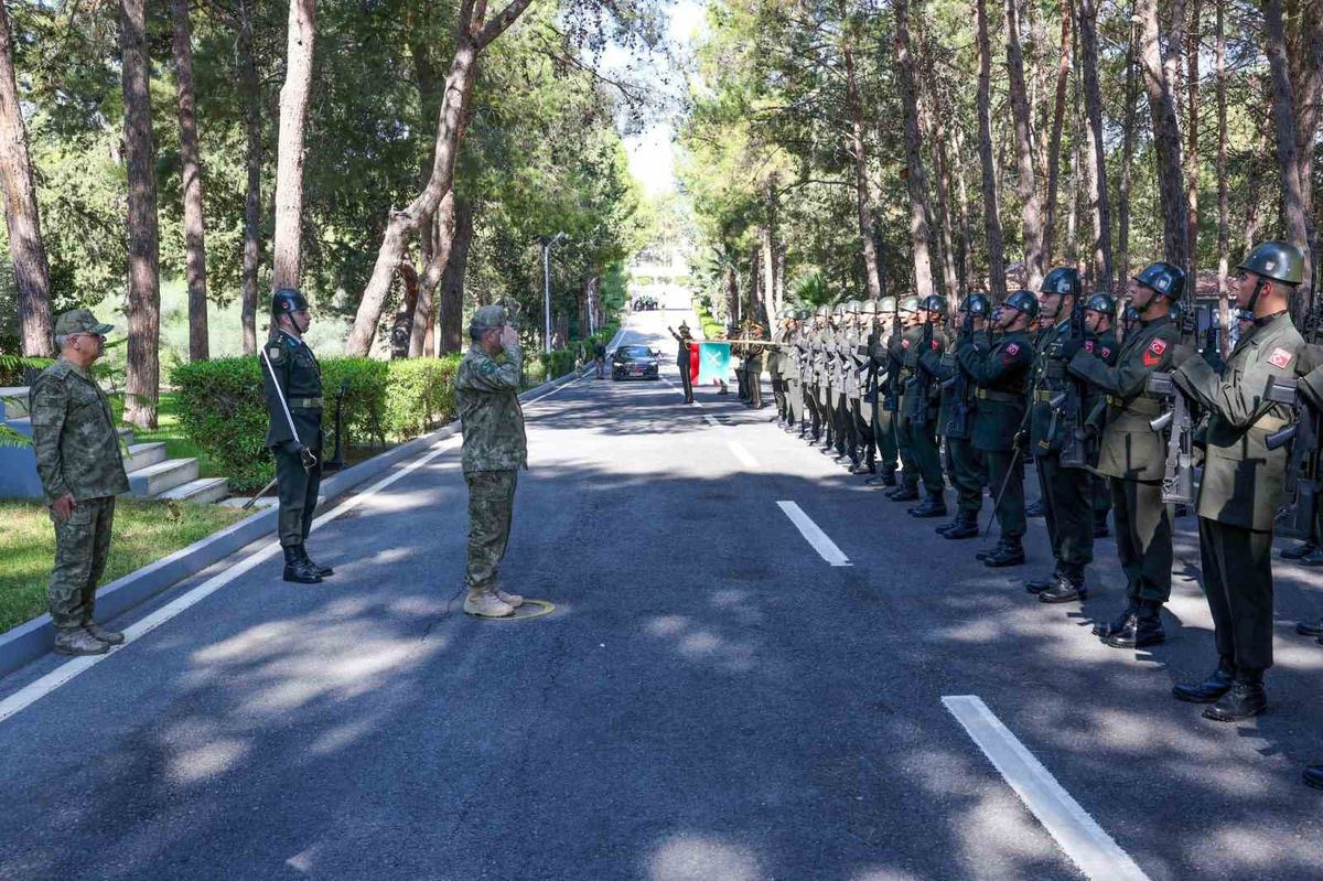 KKTC'de Barış Kuvvetleri Komutanlığı'nda devir teslim töreni