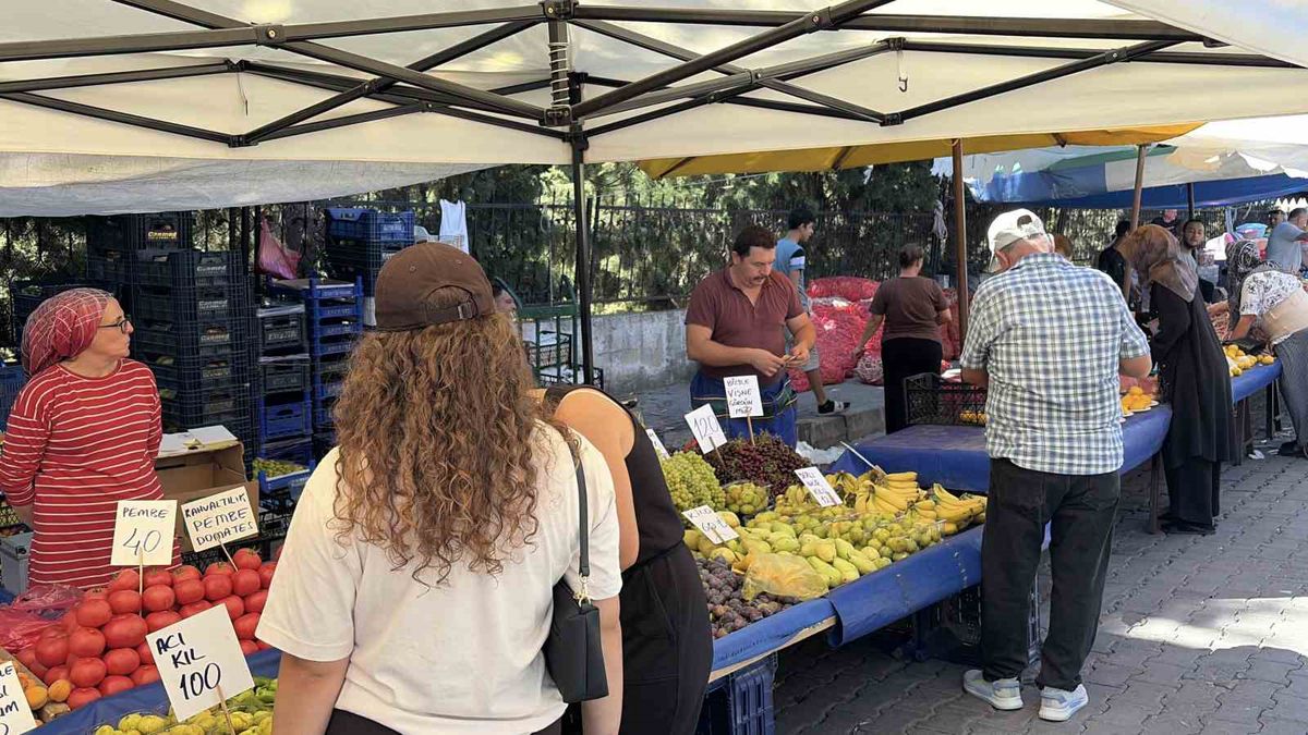 Kırklareli Semt Pazarlarında Fiyatlar Memnun Ediyor
