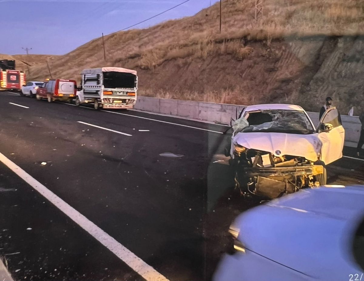 Kozluk'ta Takla Atan Otomobil: 2'si Ağır 6 Yaralı