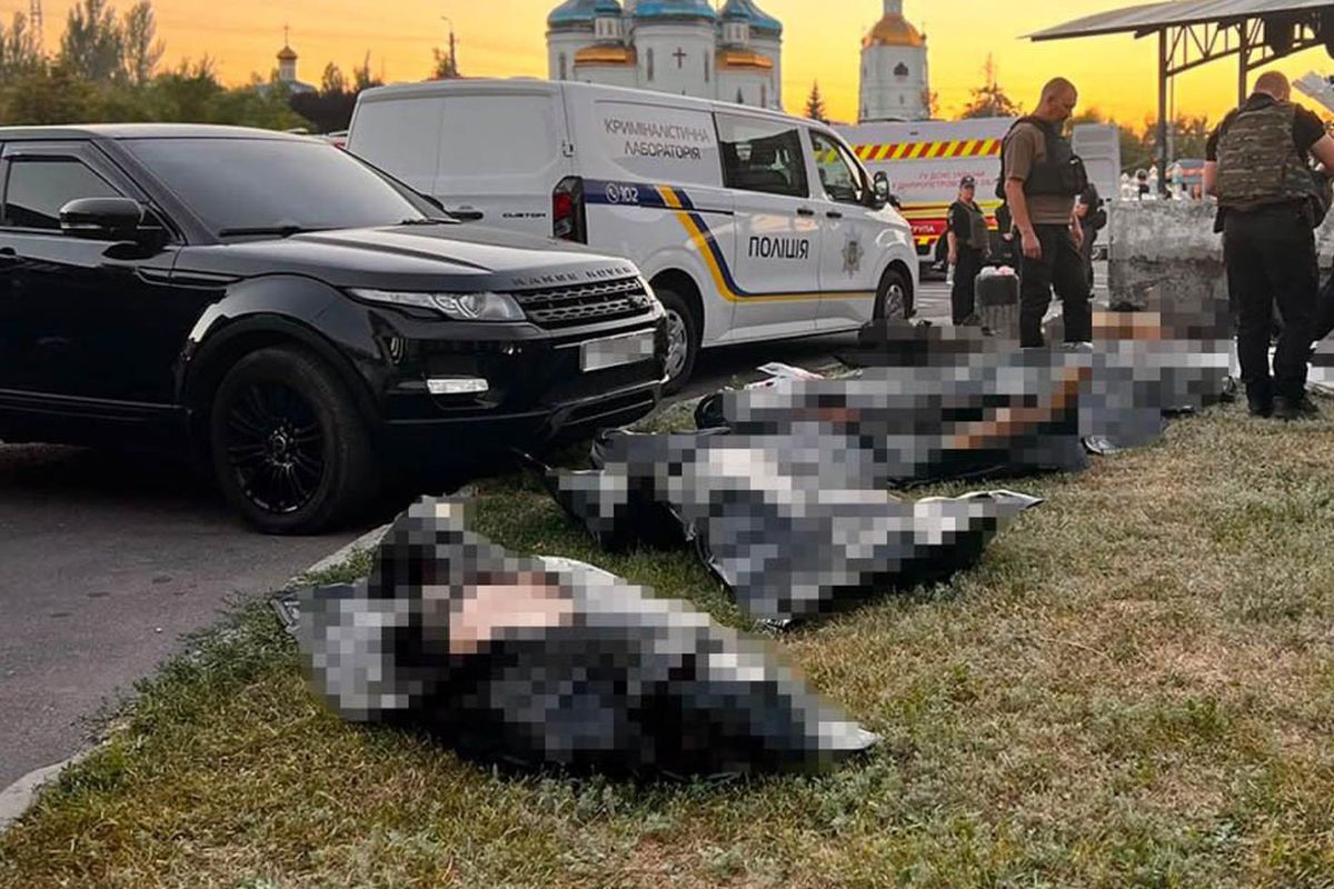 Rus ordusundan Zelenski'nin memleketinde AVM saldırısı: 16 ölü