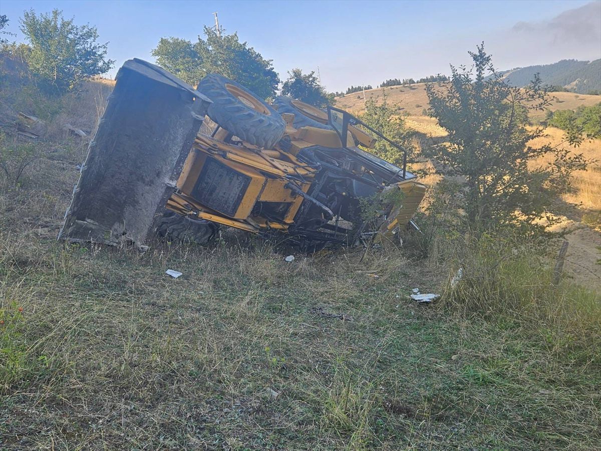 Samsun'da iş makinesi devrildi: 1 ölü