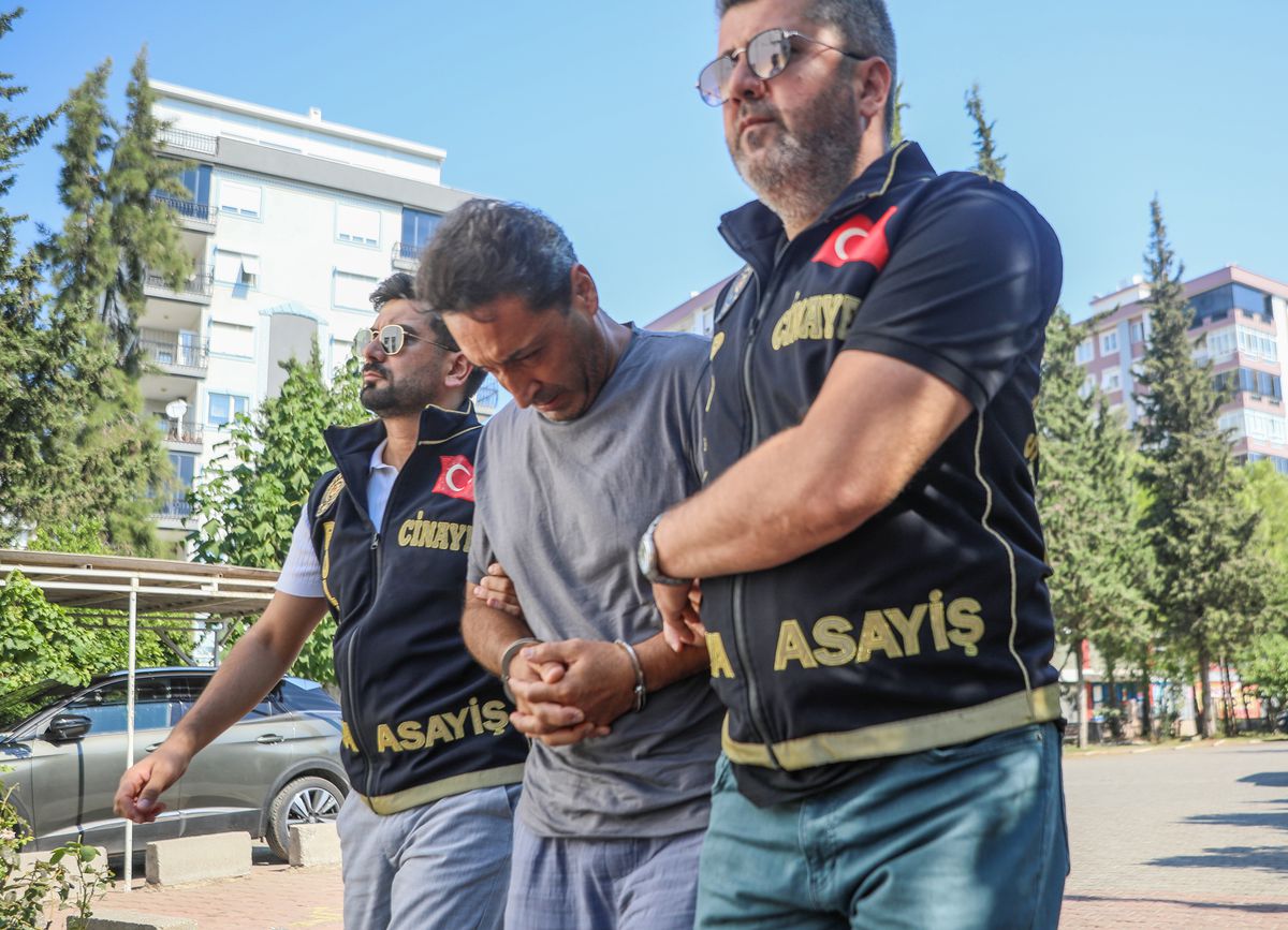 Antalya'da emekli polis, sevgilisini havalimanı otoparkında öldürdü