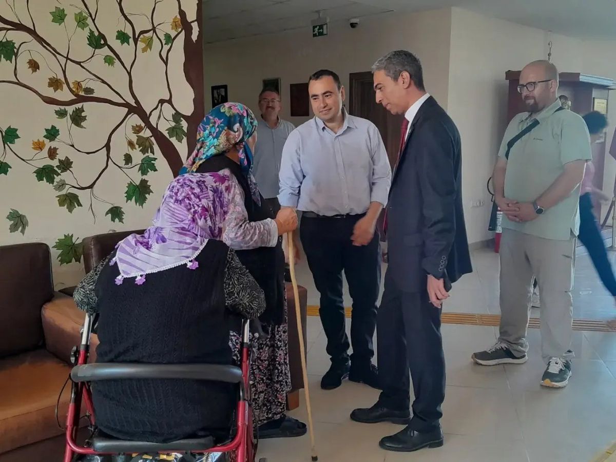 Sinop Huzurevi'nde 81. Yaş Günü Kutlaması