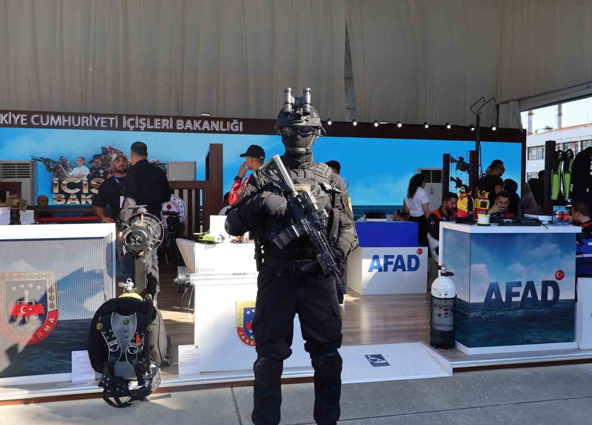 TEKNOFEST'te JÖAK Rüzgarı: Siyah Giyen Adamlar Büyük İlgi Gördü
