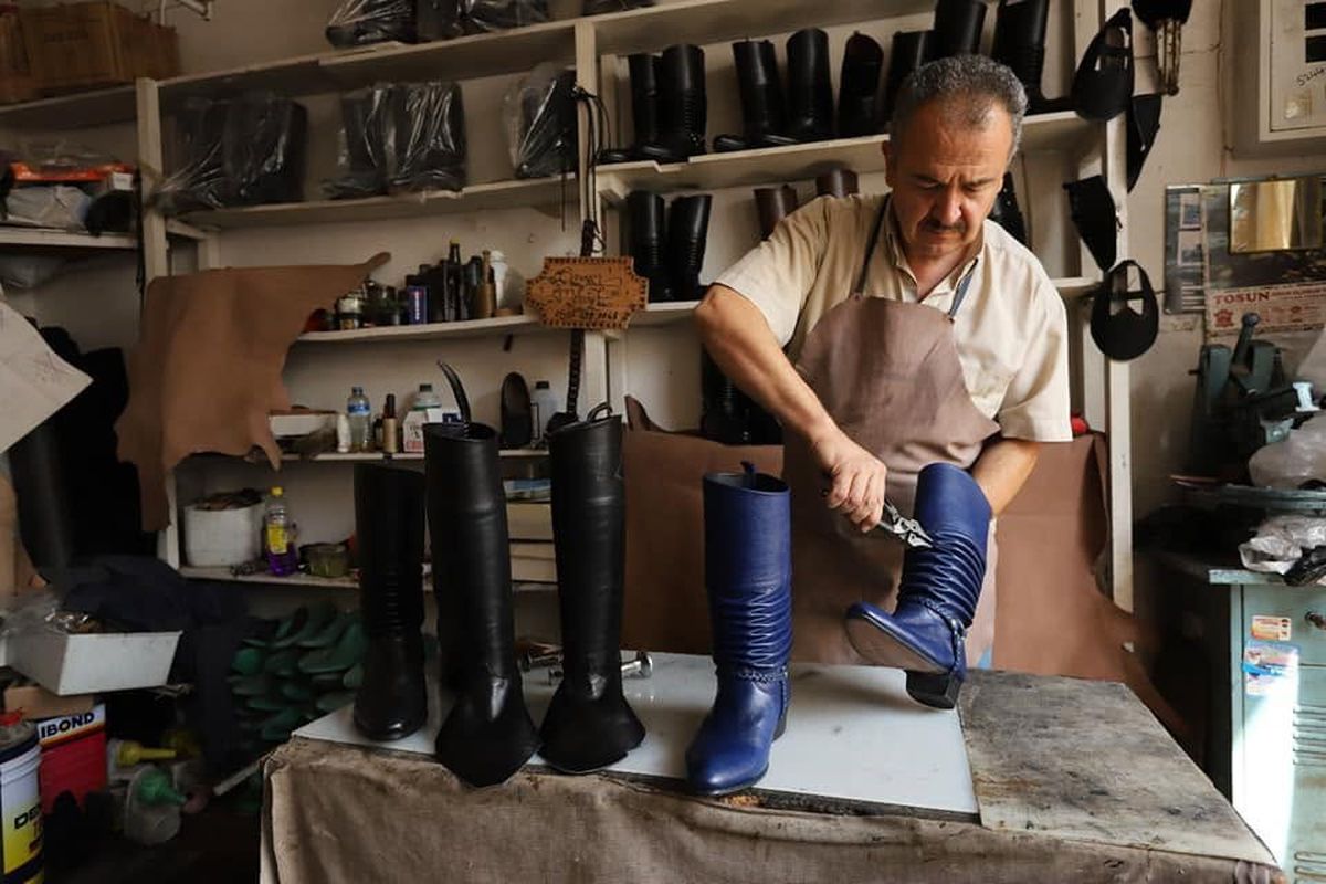 Dede Mirası Ayakkabıcılıkta 50 Yıl: Mehmet Usta'nın Körüklü Çizme Sevdası