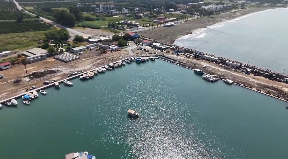 Hatay Valisi Masatlı, Dörtyol Balıkçı Barınağı'ndaki Yenileme Çalışmalarını İnceledi