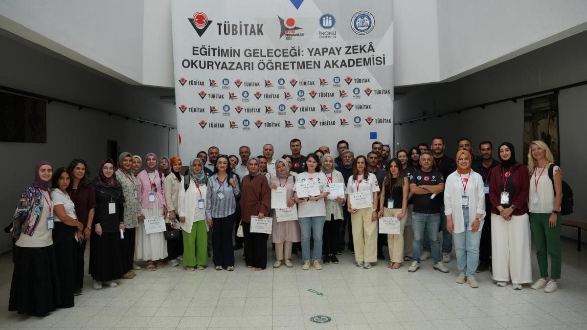 Eğitimin Geleceği: Yapay Zeka Okuryazarı Öğretmen Akademisi Tamamlandı