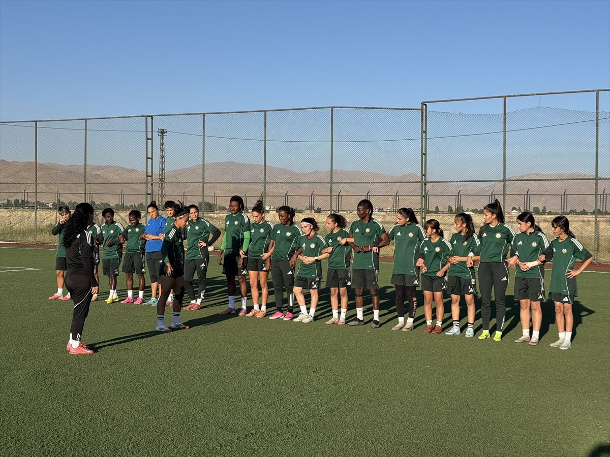 Yüksekovaspor Zirveyi Hedefliyor