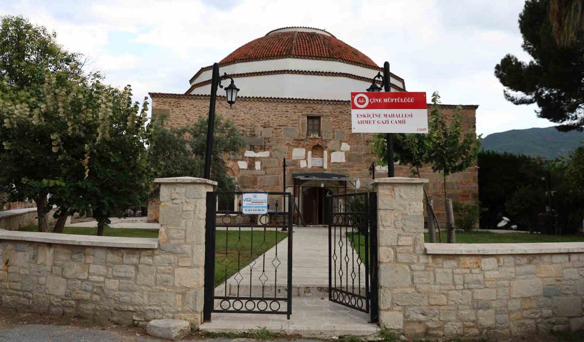 718 Yıllık Ahmet Gazi Camii İlk Günkü İhtişamını Koruyor