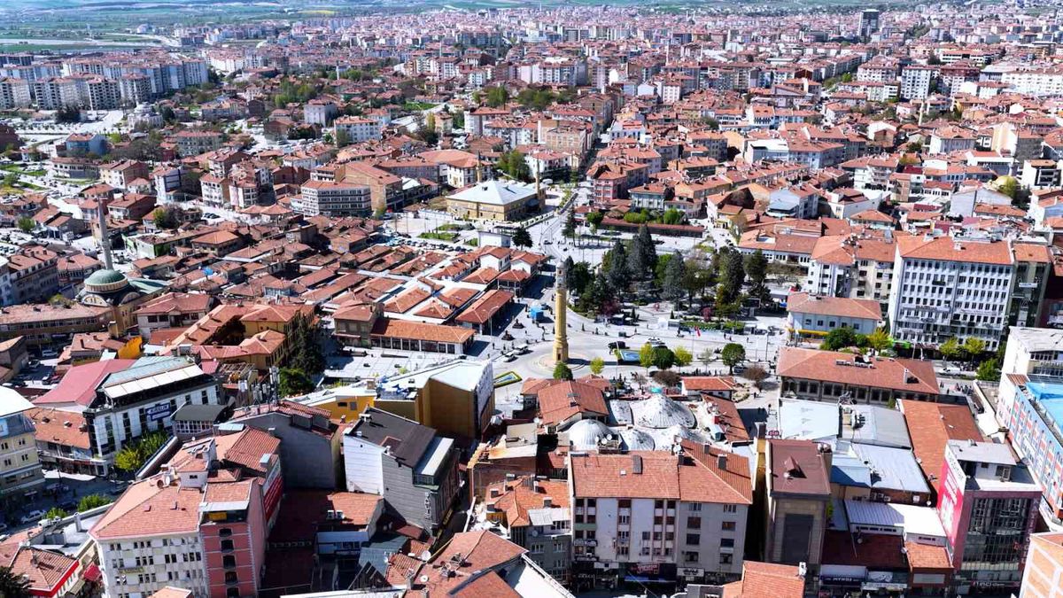Bakan Kurum: Çorum'a Tarihine Layık Meydan İnşa Ettik