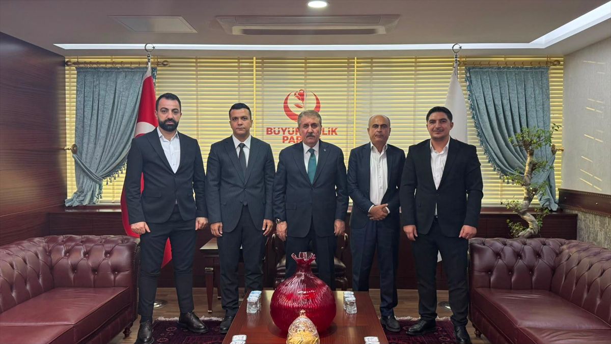 BBP Lideri Destici'den Suriyeli Türkmenlere destek sözü