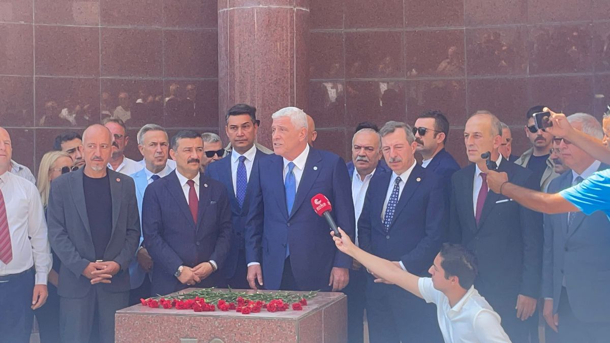 Dervişoğlu, Celal Bayar'ın Anıt Mezarını Ziyaret Etti