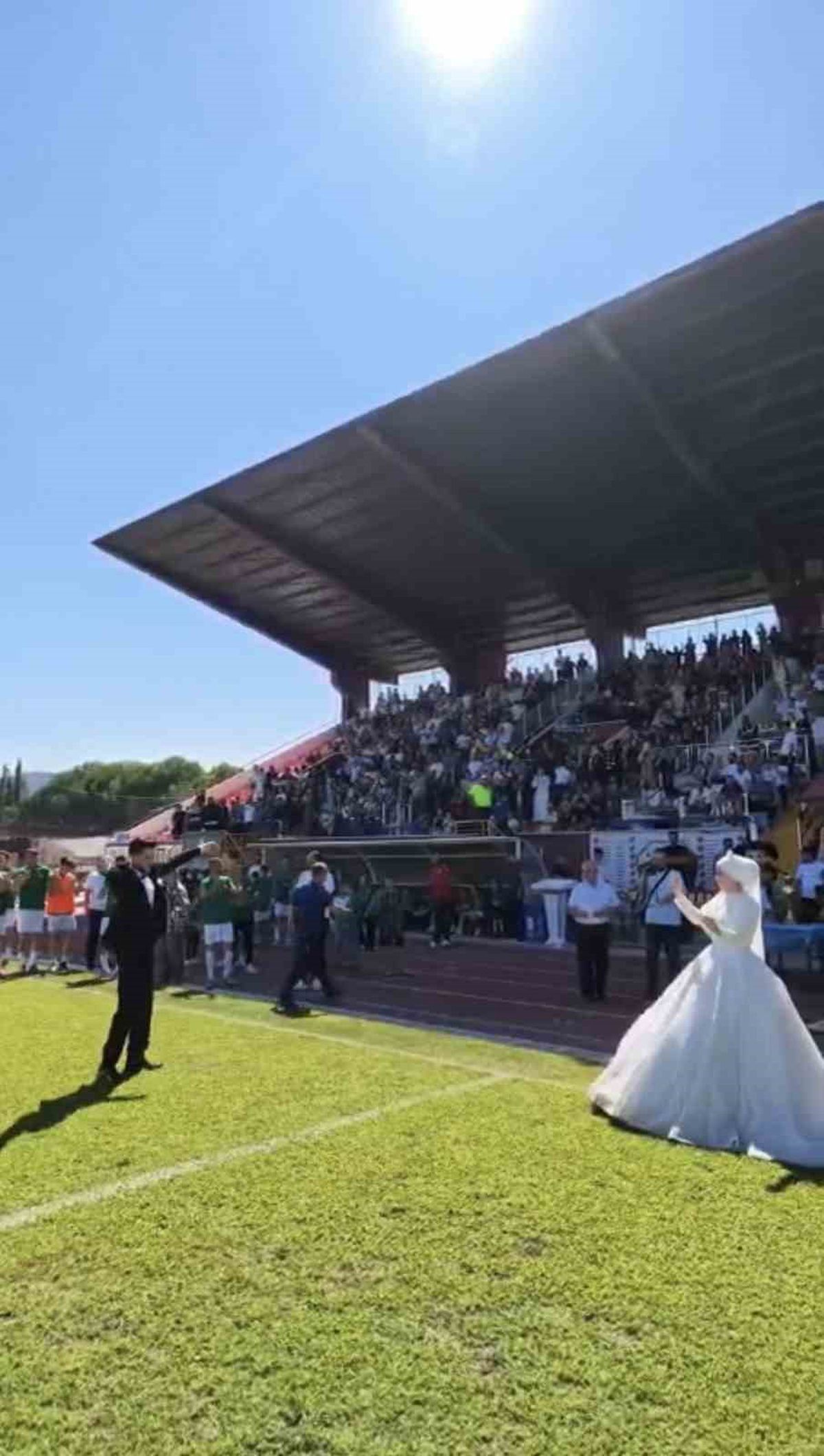 Gelinlik ve damatlıkla final coşkusu