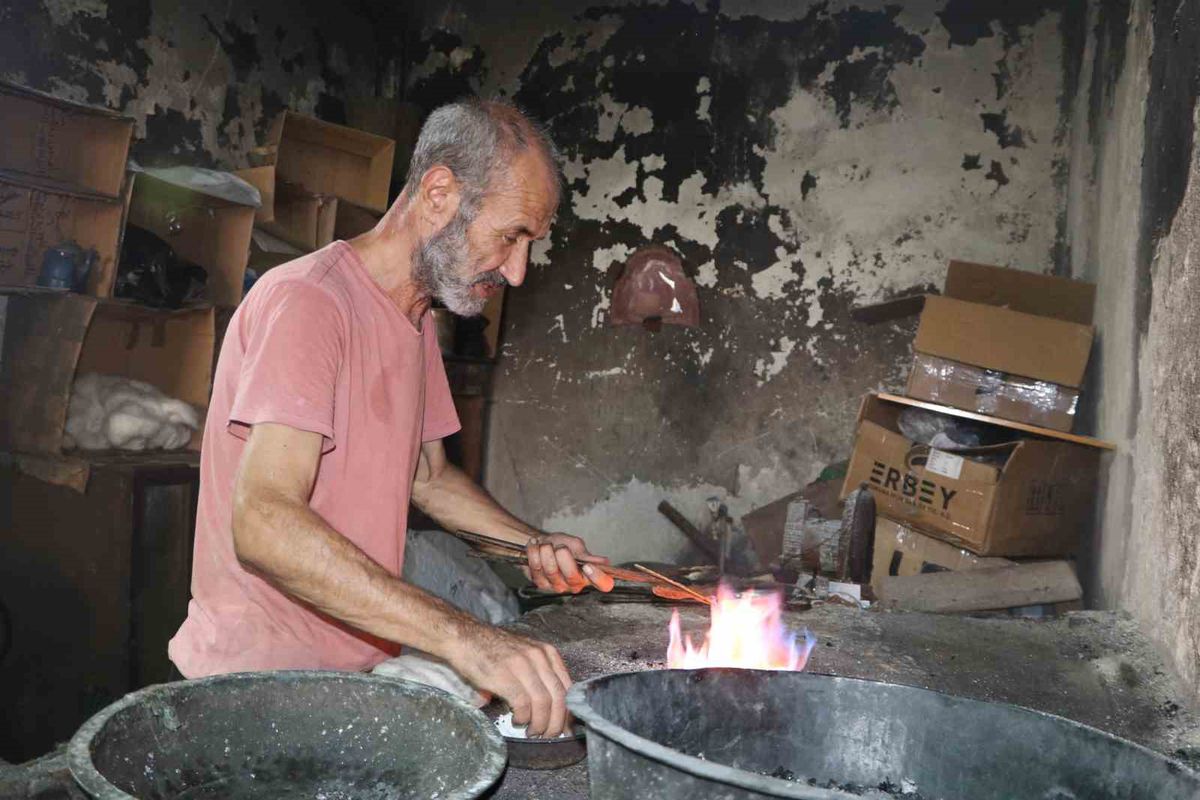 Adana’da 4. Kuşak Kalaycı: Hem Usta Hem Şair