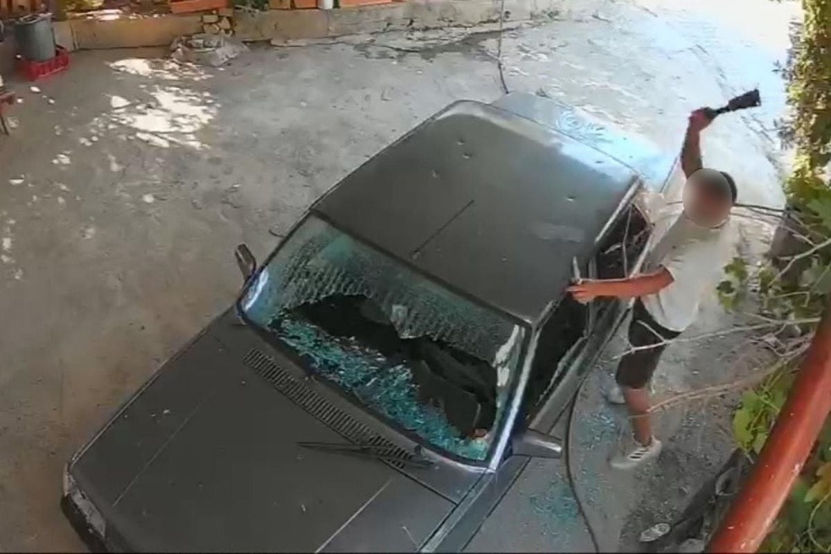 Eski sevgili satırla dehşet saçtı! O anlar kamerada