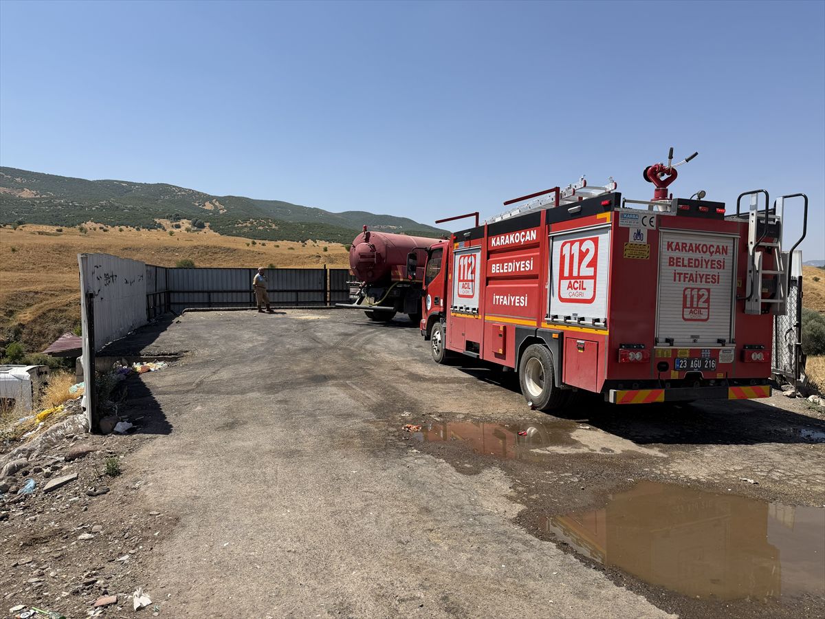 Elazığ'da semi treyler yangını söndürüldü