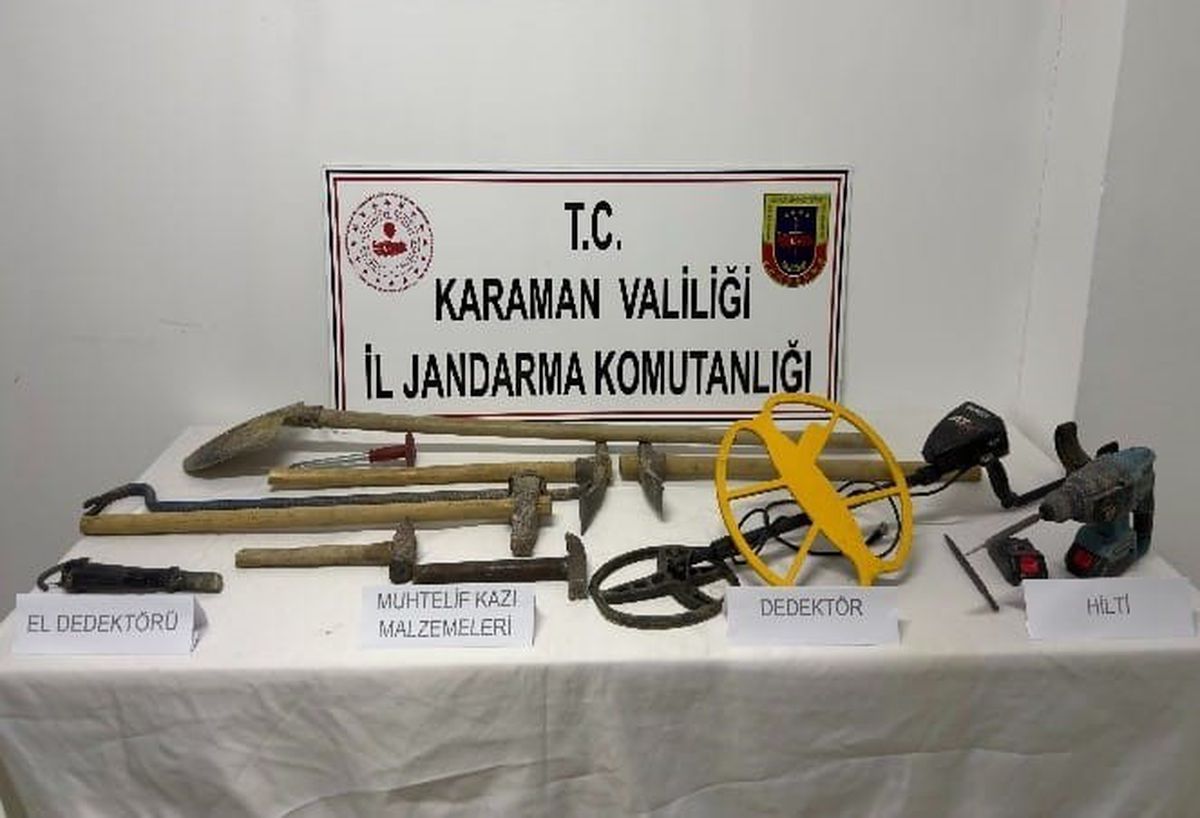 Karaman'da Jandarma Operasyonu: 7 Tutuklama, Tarihi Eser ve Uyuşturucu Ele Geçirildi