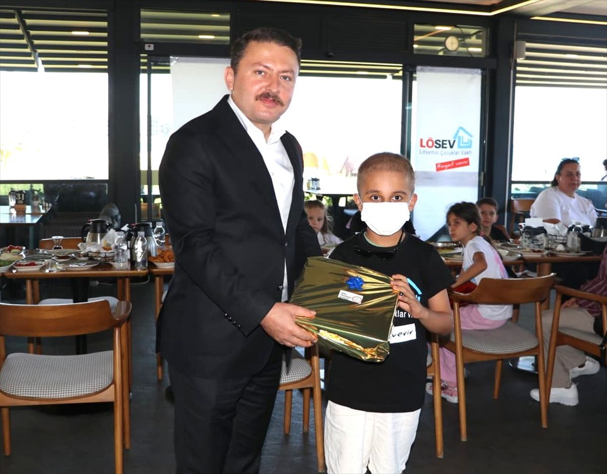 Lapseki'de Lösemili Çocuklar İçin Moral Etkinliği