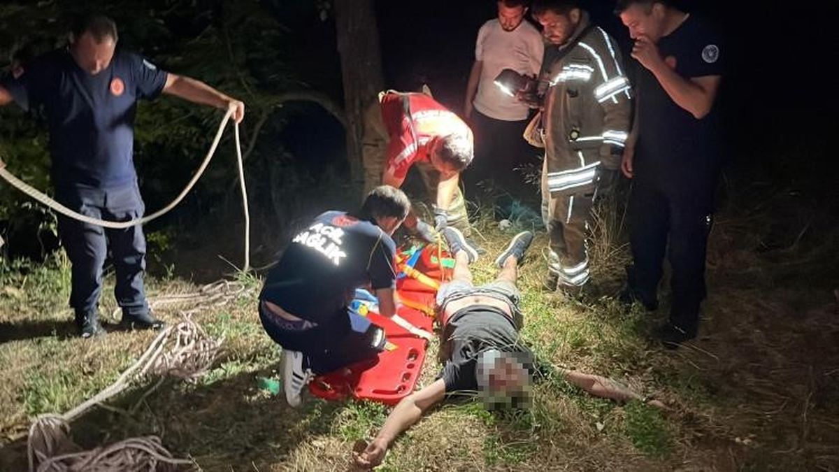 Bursa'da Alkollü Sürücü 50 Metre Uçuruma Yuvarlandı: Kurtarma Anı Kamerada