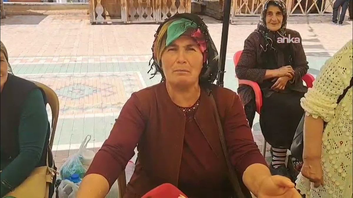 Şavşat'ta Köy Pazarında Hayat Pahalılığı İsyanı: 'Pahalılığı Ben Yapmıyorum'