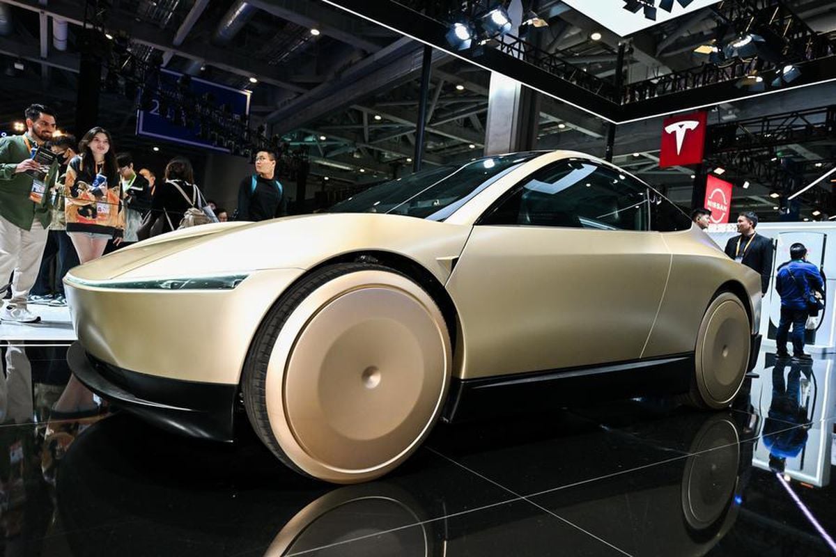 Tesla Cybercab Robot Taksi Eylül'de Piyasada