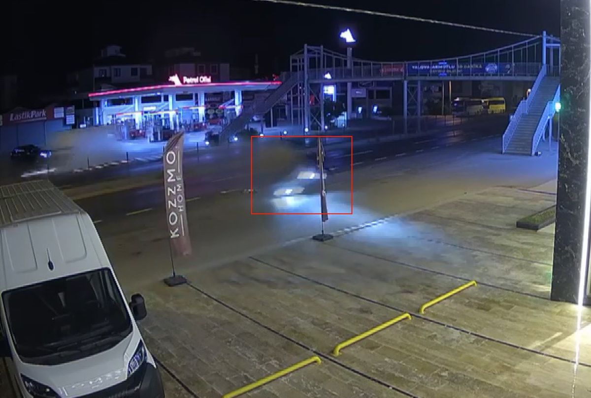 Yalova'da Takla Atan Otomobil Kamerada: 1 Yaralı