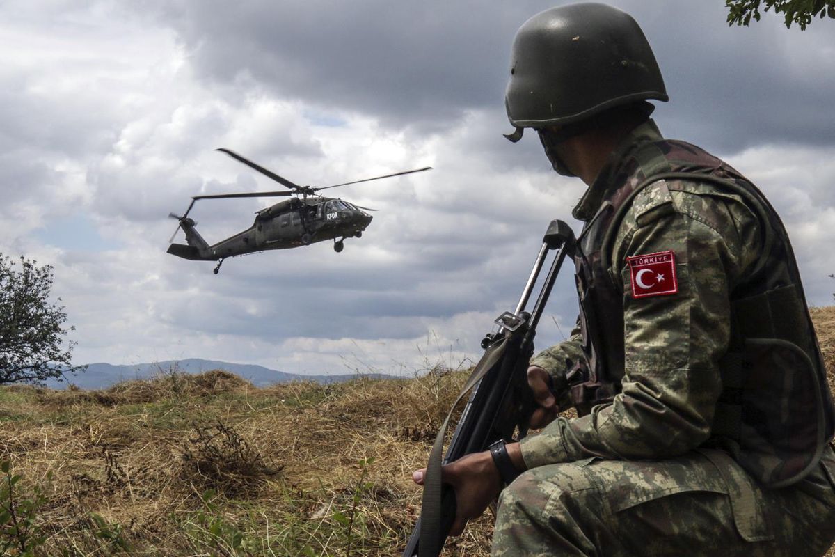 Yunan basınından skandal provokasyon: İsrail’le olası savaşta KKTC’deki Türk askeri hedef alınabilir