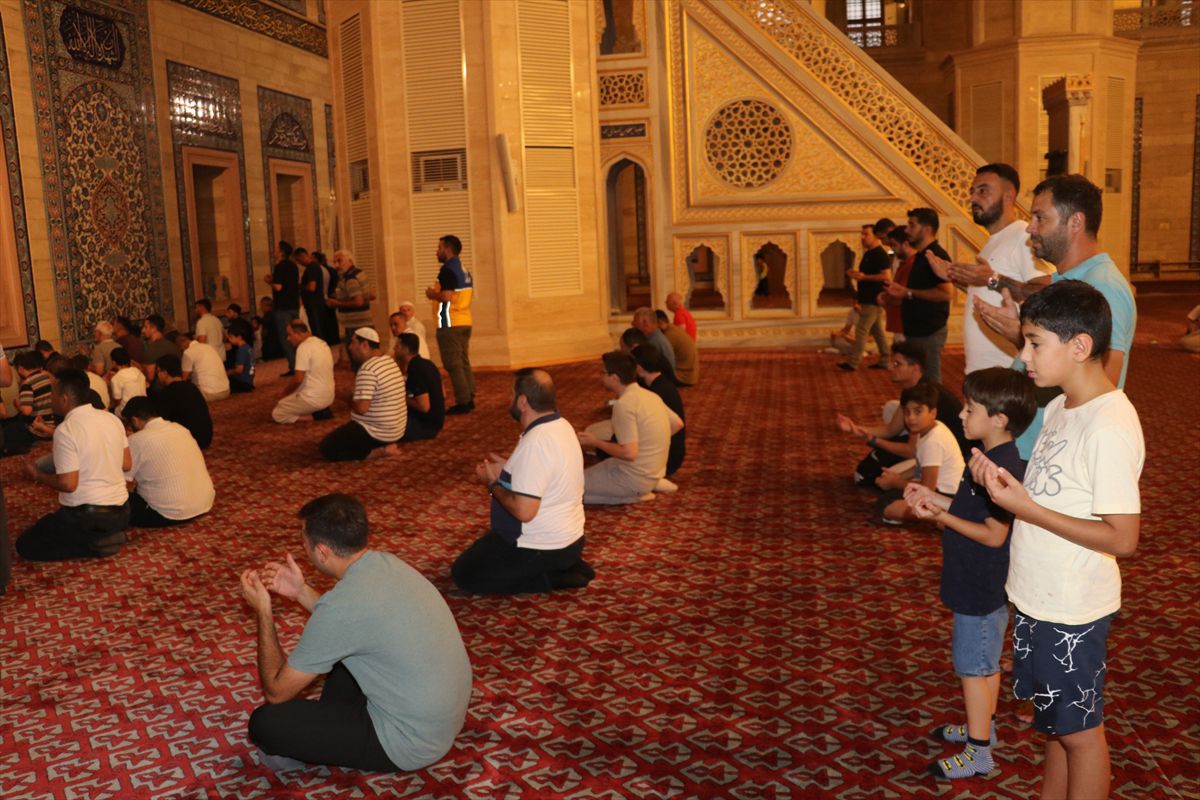 Mevlit Kandili Güneydoğu'da Dualarla İdrak Edildi