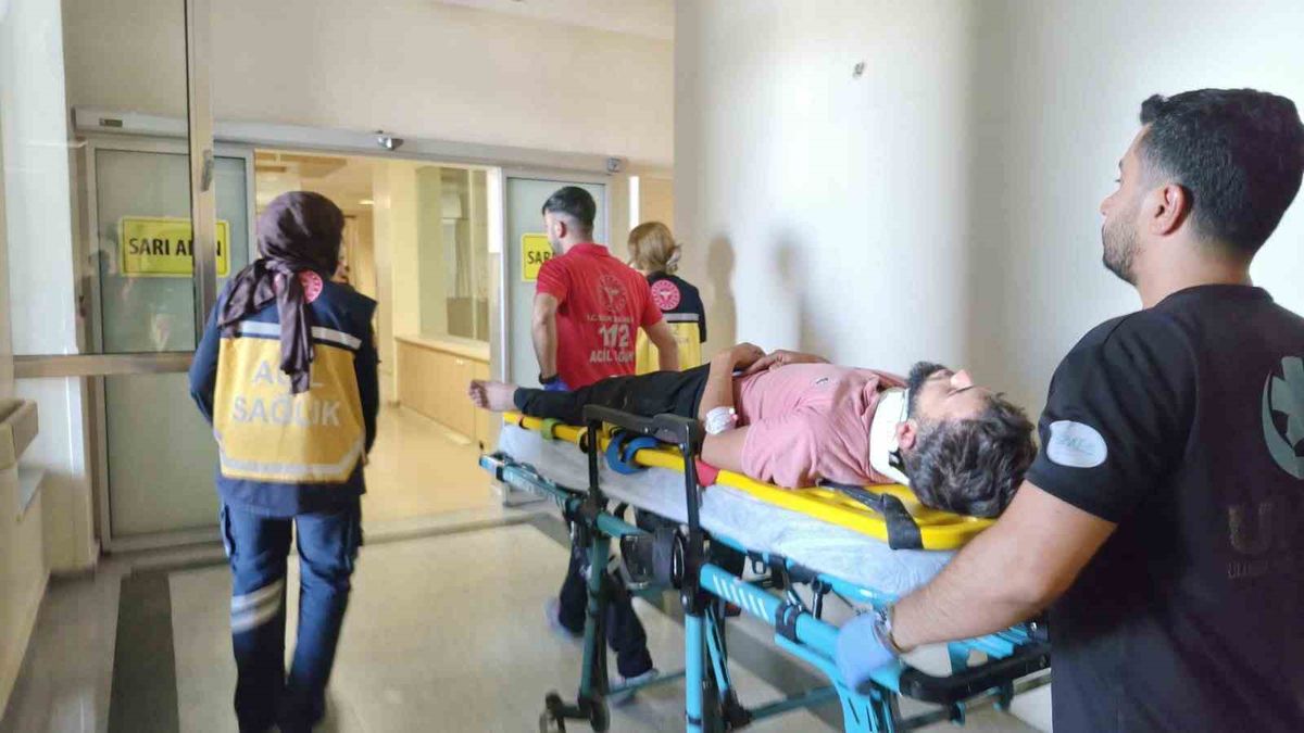 Adıyaman'da İki Otomobil Çarpıştı: 1 Yaralı