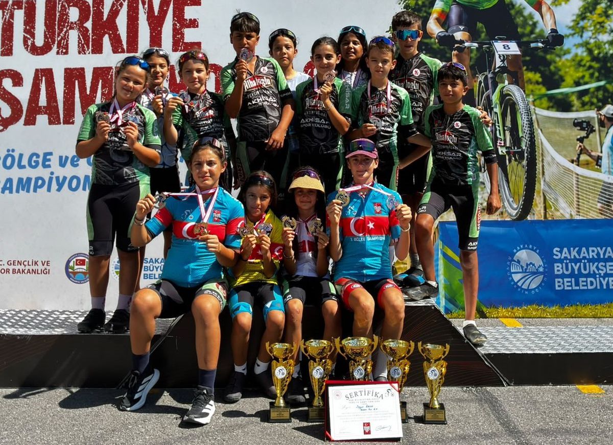 Akhisarlı Sporculardan Dağ Bisikleti Şampiyonasında 3 Şampiyonluk