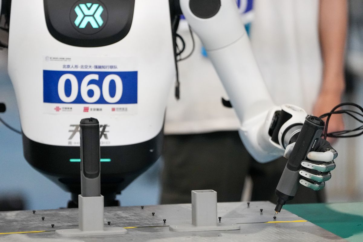 2. Dünya İnsansı Robot Oyunları: Robotlar Günlük Hayat Becerileriyle Yarışıyor