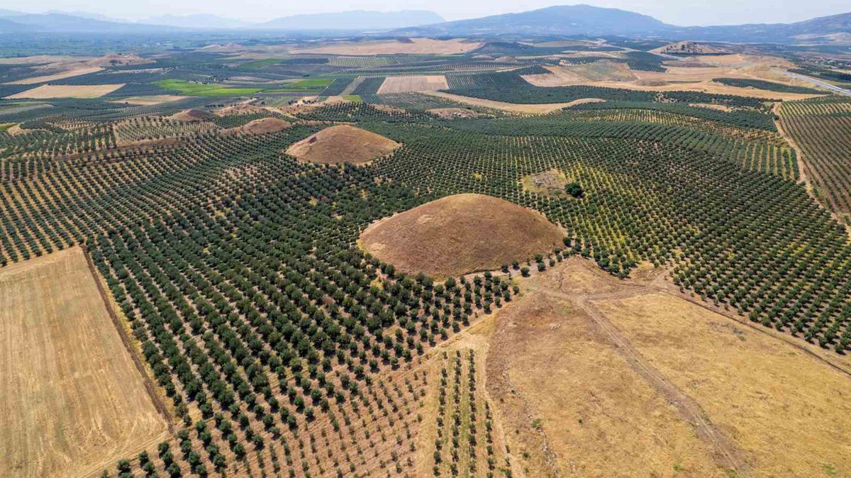 Dünyanın En Büyük Tümülüsü: Anadolu'nun Piramitleri Bintepeler