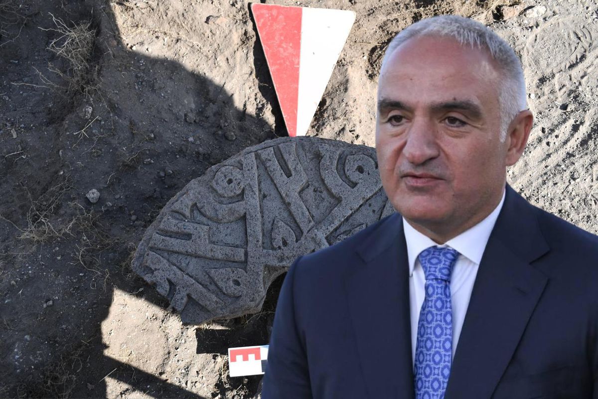 Tarihi fetihten asırlar sonra gün yüzüne çıktı! Bakan Ersoy mübarek gecede duyurdu: Asırlardır taşta yaşayan nişane