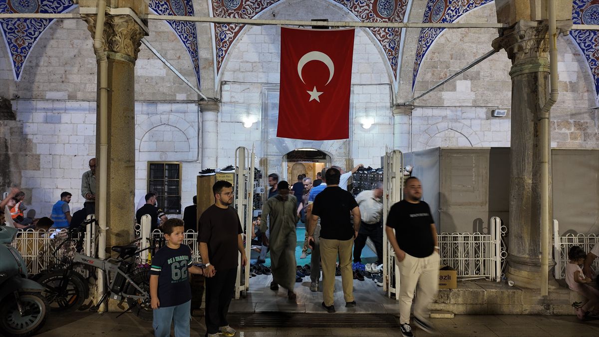 Antalya'da Mevlit Kandili Coşkusu