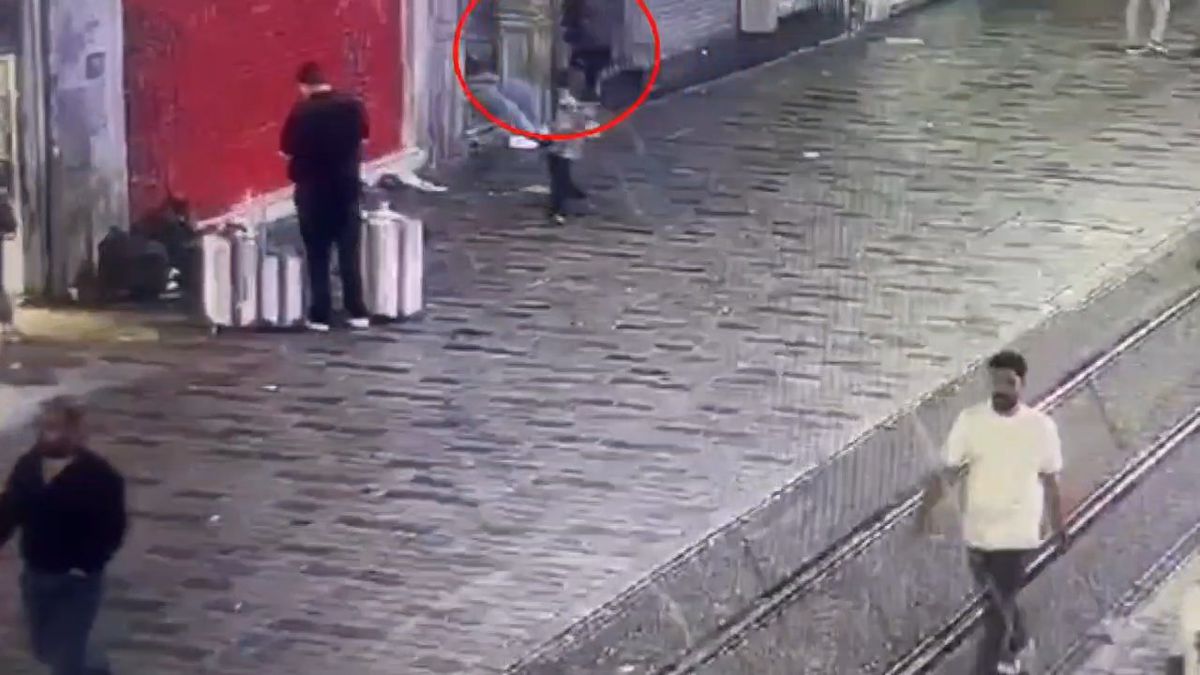 İstiklal Caddesi'nde Hırsızlık Anı Kamerada: Şüpheli Tutuklandı