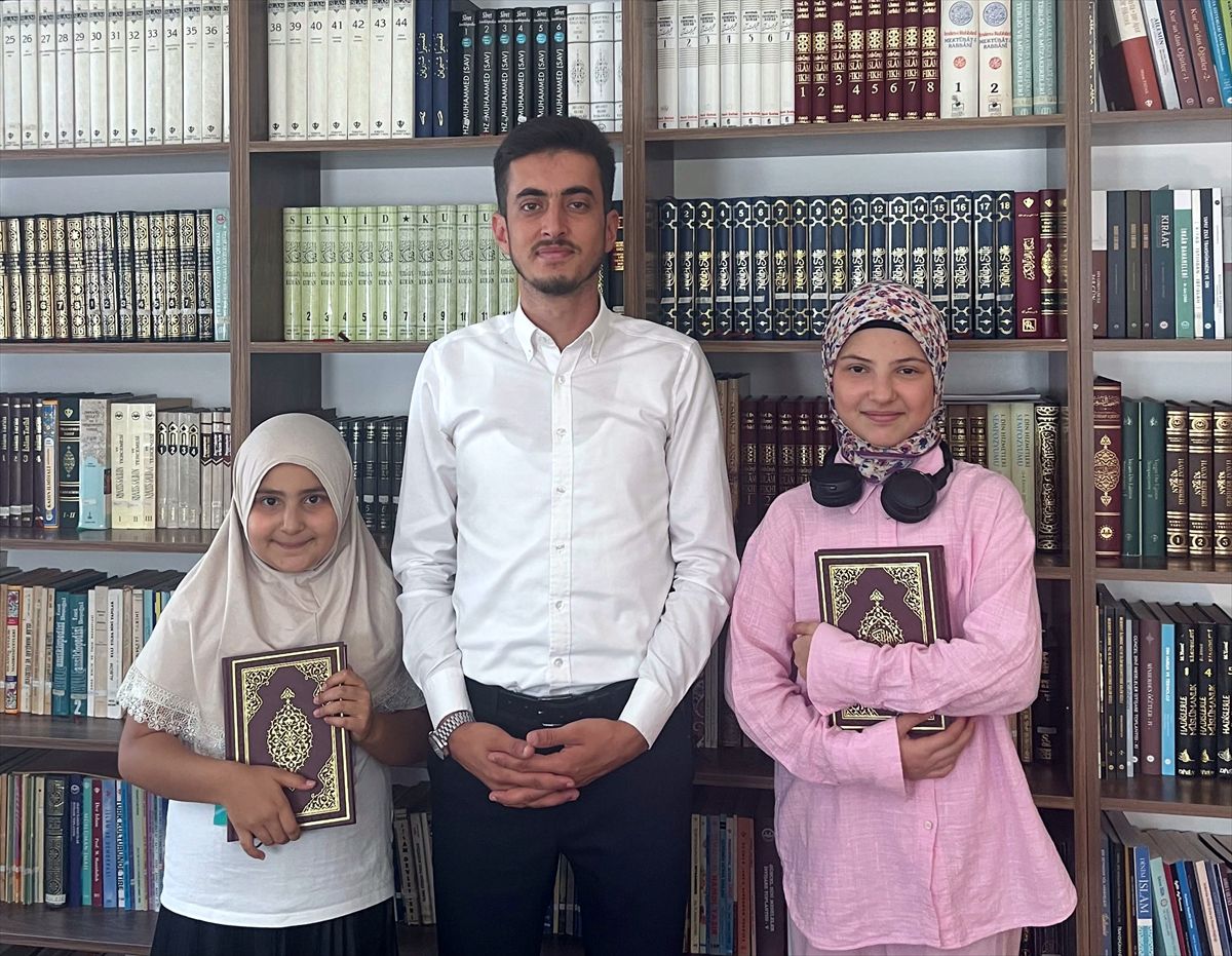 Beypazarı'nda Öğrencilere Kur'an-ı Kerim Hediyesi