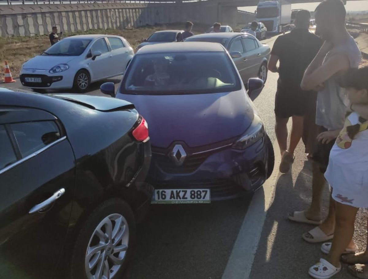 Bursa'da 5 Araçlı Zincirleme Kaza: 1 Yaralı