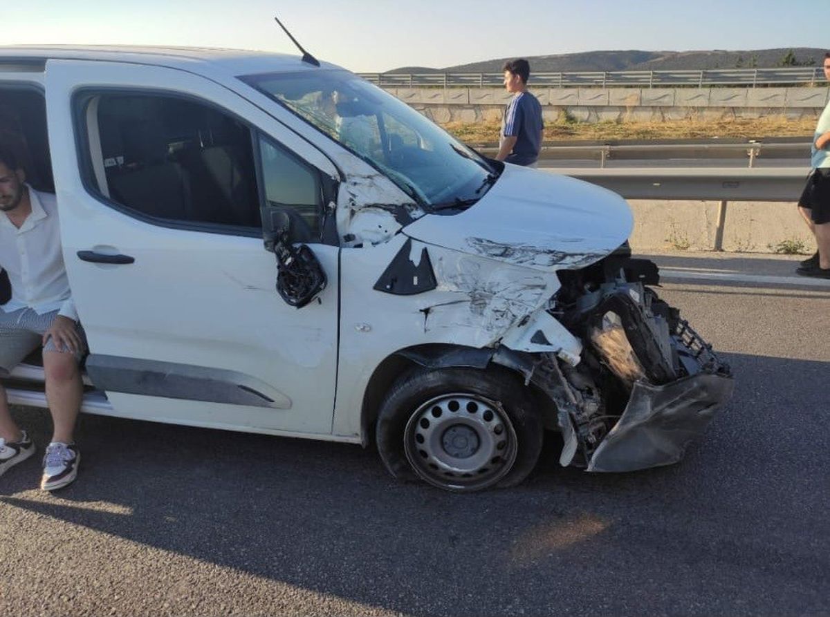 Bursa-Balıkesir Karayolu'nda Zincirleme Kaza: 1 Yaralı