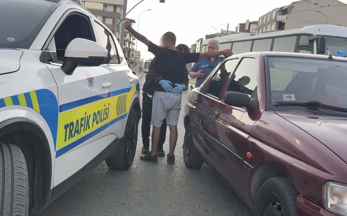 Eskişehir'de Uyuyakalan 2 Şüphelide 13 Hap