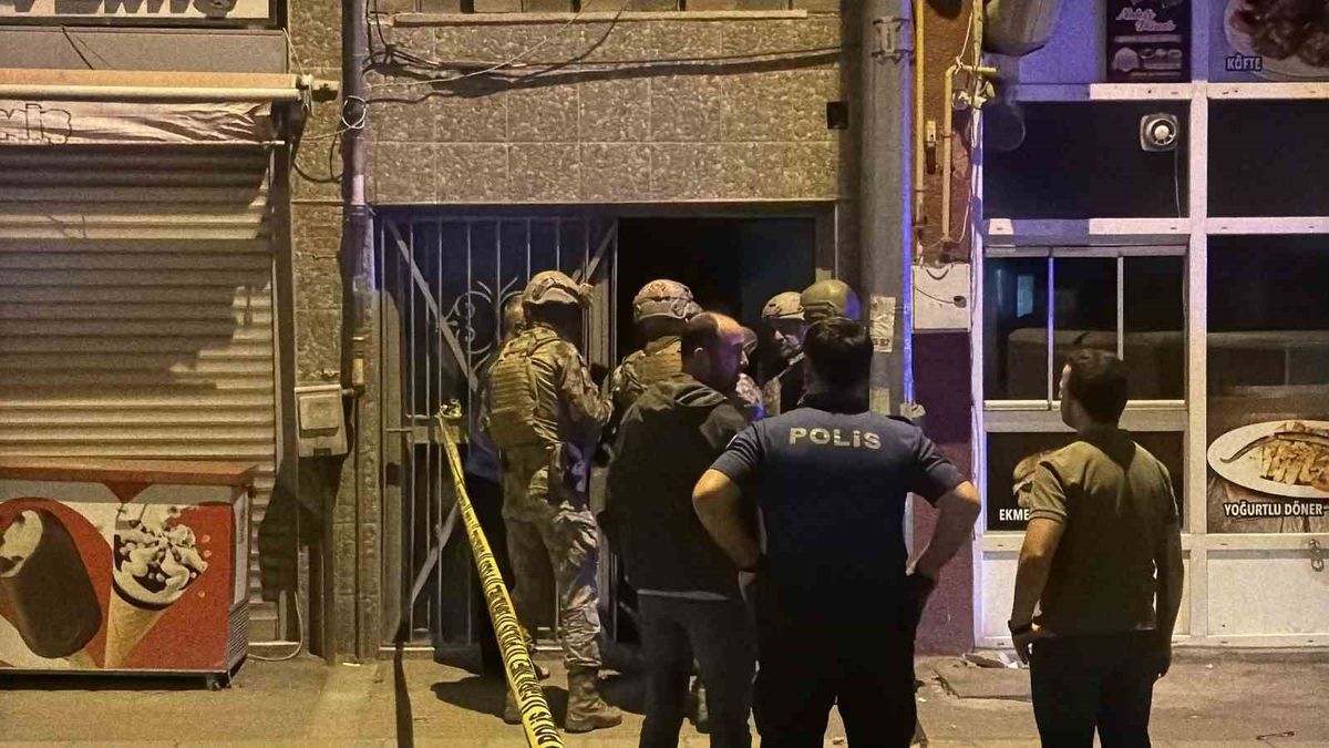 Eskişehir'de Çatıda Bir Saatlik Korku Dolu Anlar