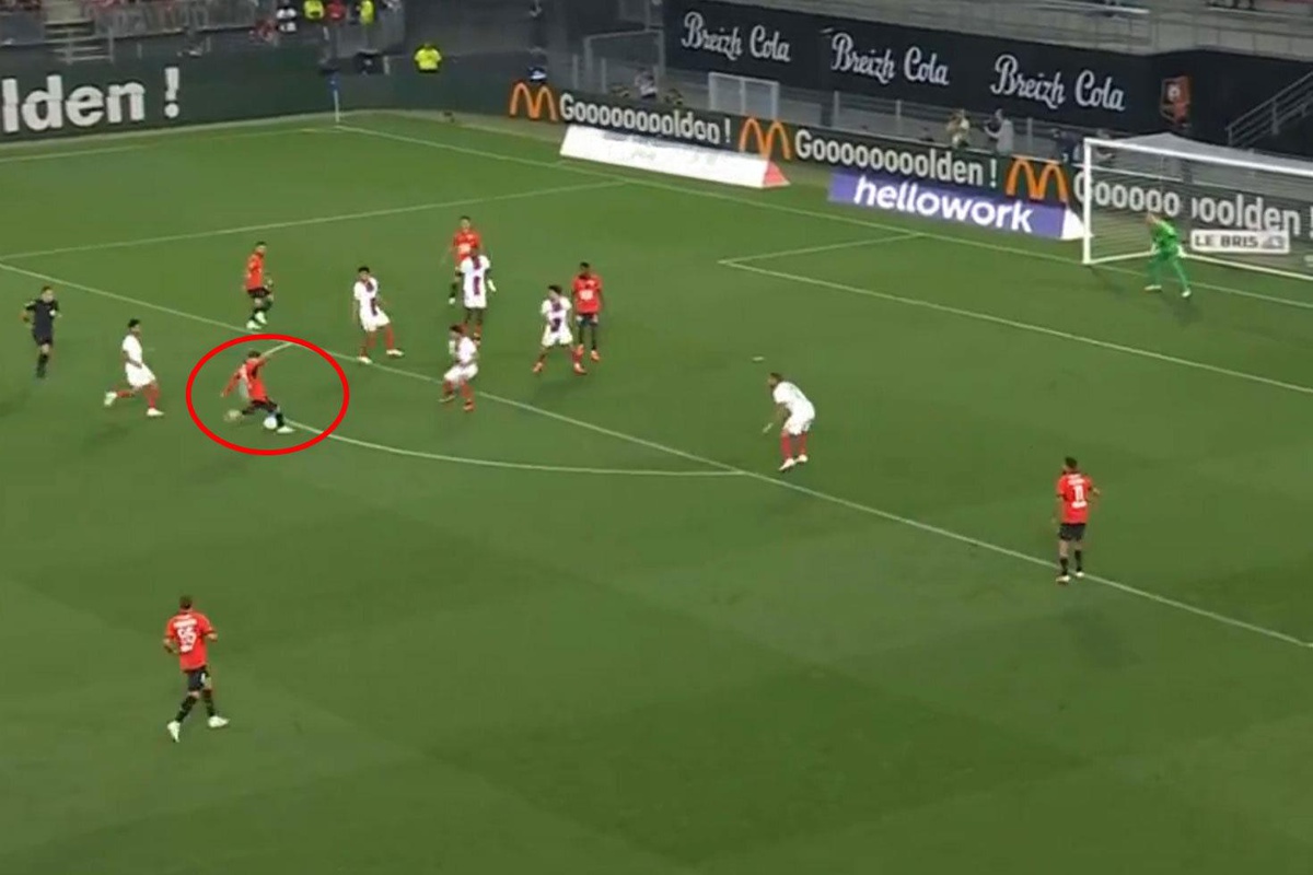 Fenerbahçe'nin eski yıldızından PSG'ye güdümlü füze! Golü görenler aynı şeyi söyledi