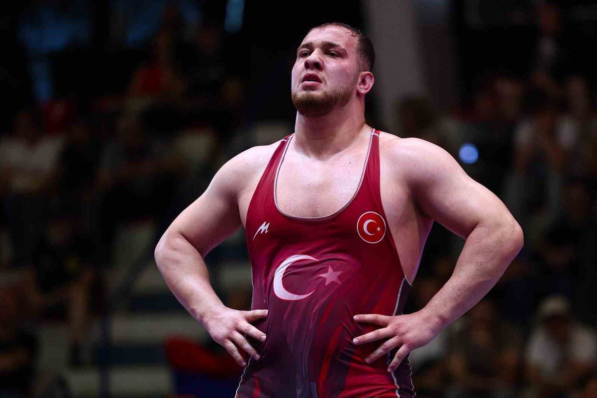 Hakan Büyükçıngıl'dan Akdeniz Oyunları'nda Altın Madalya