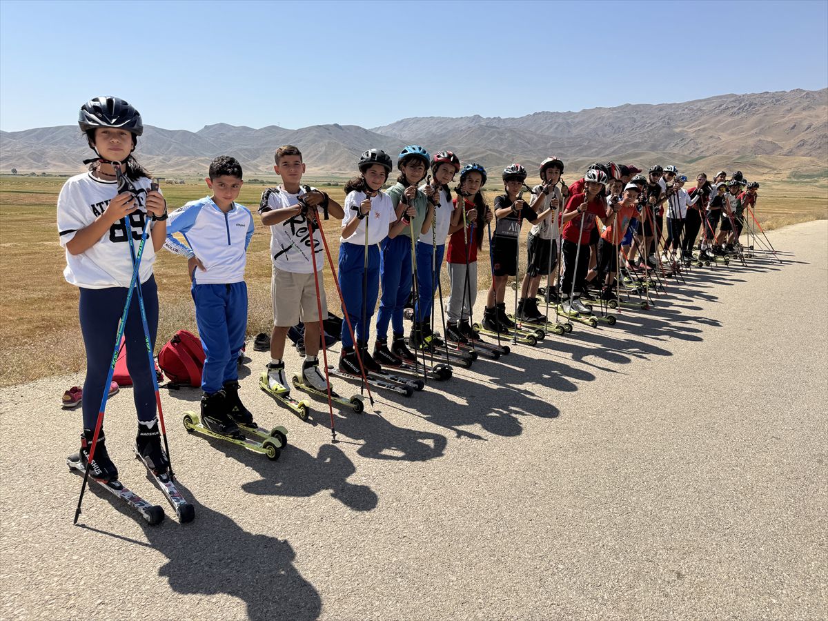 Yüksekova'da Kayakçılar Yazın Tekerlekli Kayakla Hazırlanıyor