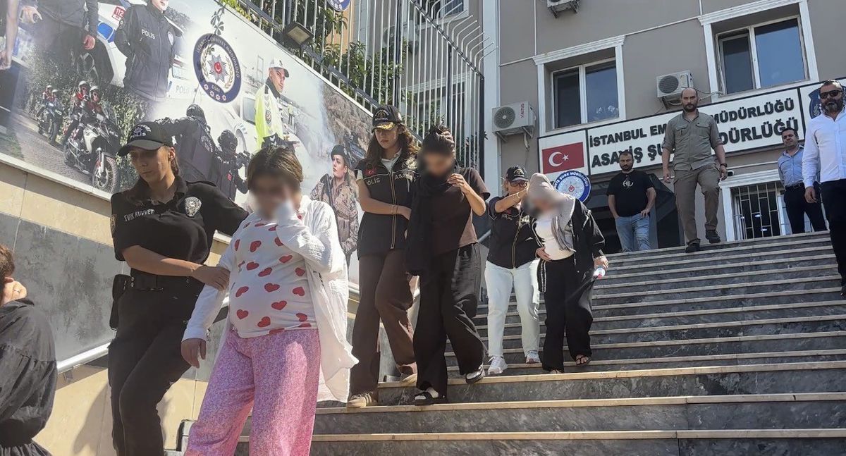 İstanbul'da Turistlere Yankesicilik Operasyonu: 26 Gözaltı