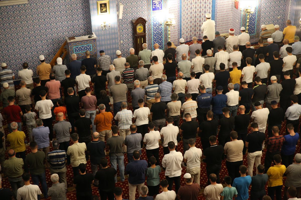 İzmir ve Aydın'da Mevlit Kandili Coşkusu
