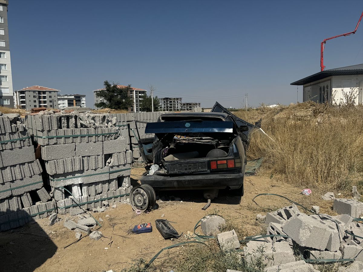 Karaman'da Takla Atan Otomobilde Sürücü Yaralandı