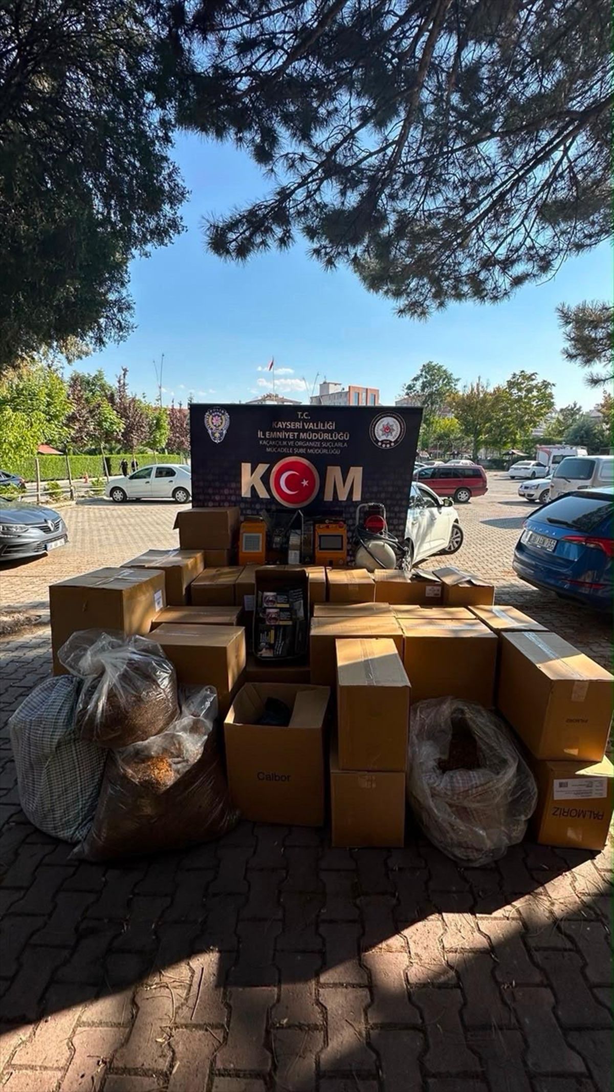 Kayseri'de Kaçakçılık Operasyonu: 270 Bin Makaron Ele Geçirildi