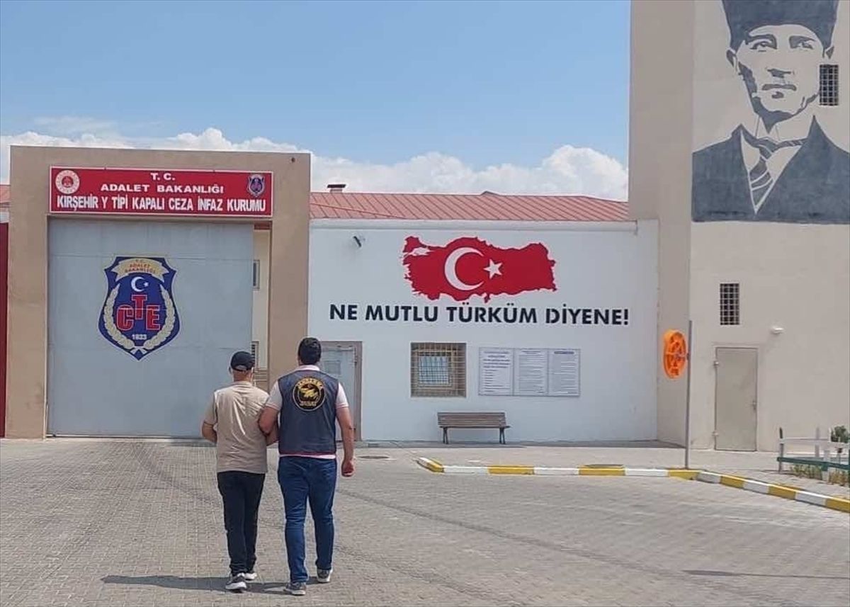Kırşehir'de 10 Yıl Kesinleşmiş Hapis Cezalı Firari Yakalandı