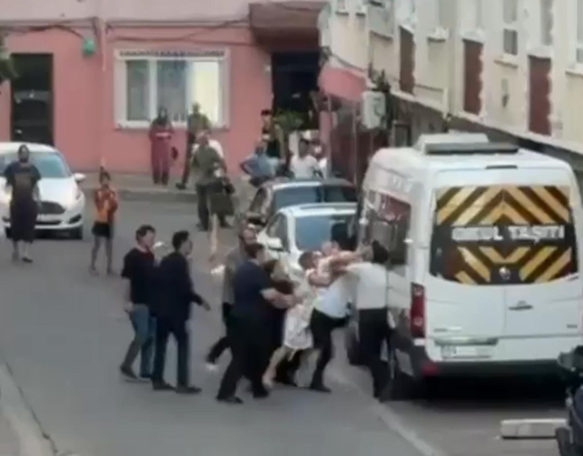 Çorlu'da komşu aileler arasında keserli kavga: 3 gözaltı